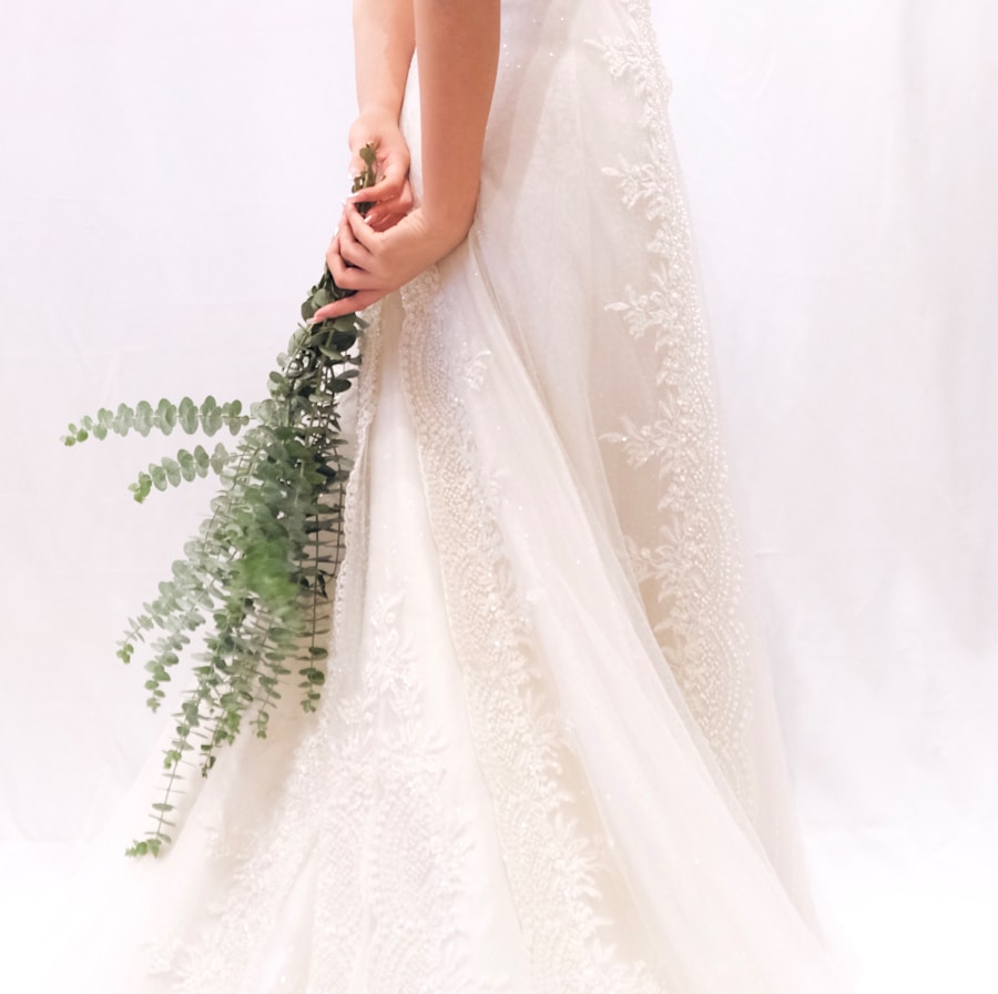 Photo Lace sleeve wedding dress