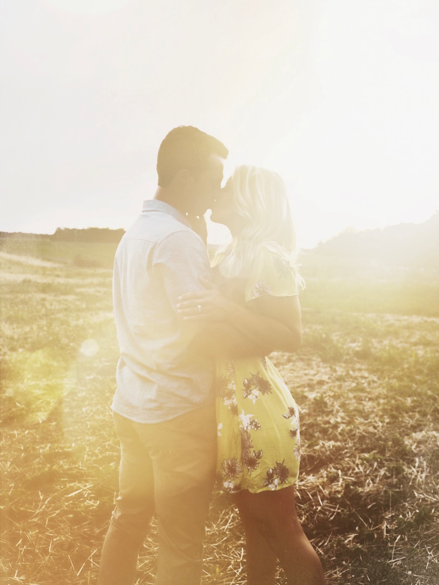 Photo "How to fall back in love with your spouse"